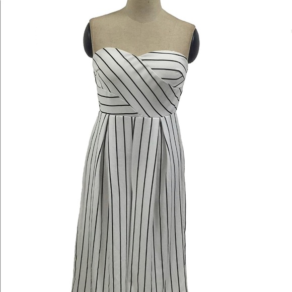 NWT- white and black striped wide leg jumpsuit. - Picture 2 of 6